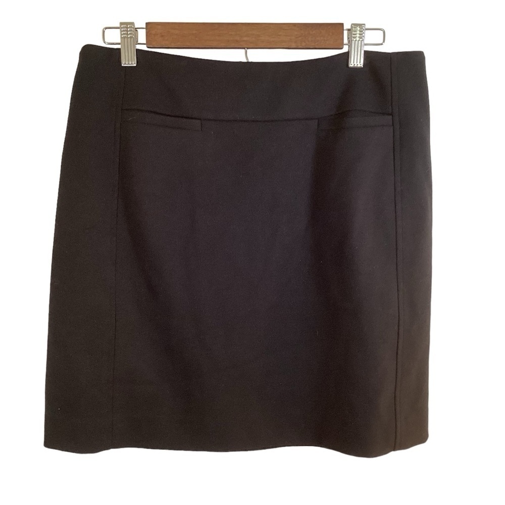 Loft Petite Women’s Black Lined Mini Skirt With Back Zipper.  Size 10P